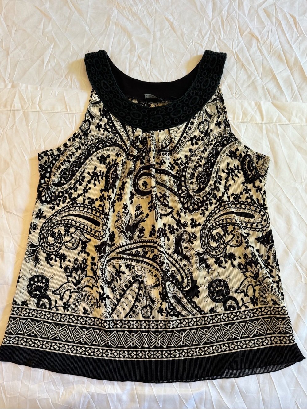 Notations Black and Cream Paisley Tank with Crochet Collar size XL